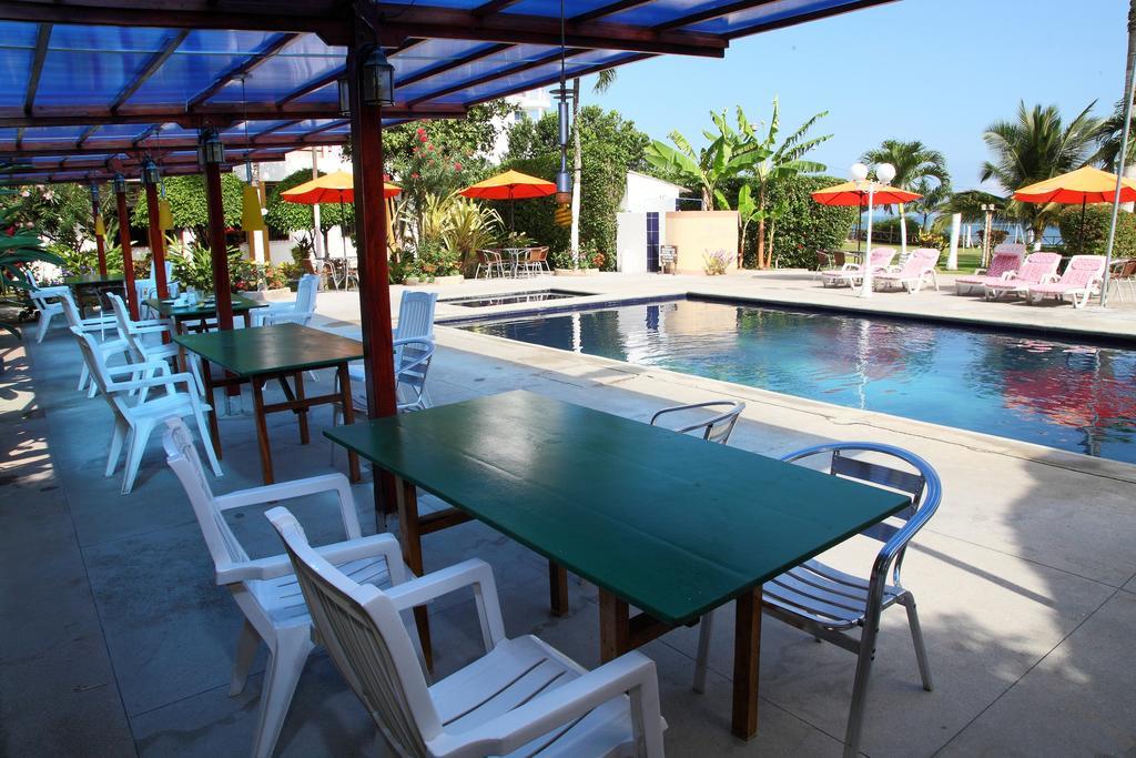 Hotel Puerto Ballesta Tonsupa Extérieur photo