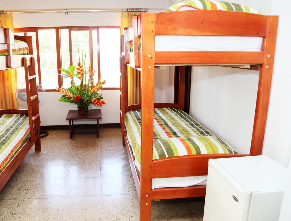 Hotel Puerto Ballesta Tonsupa Extérieur photo