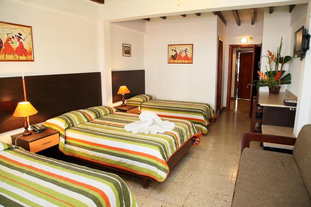 Hotel Puerto Ballesta Tonsupa Extérieur photo