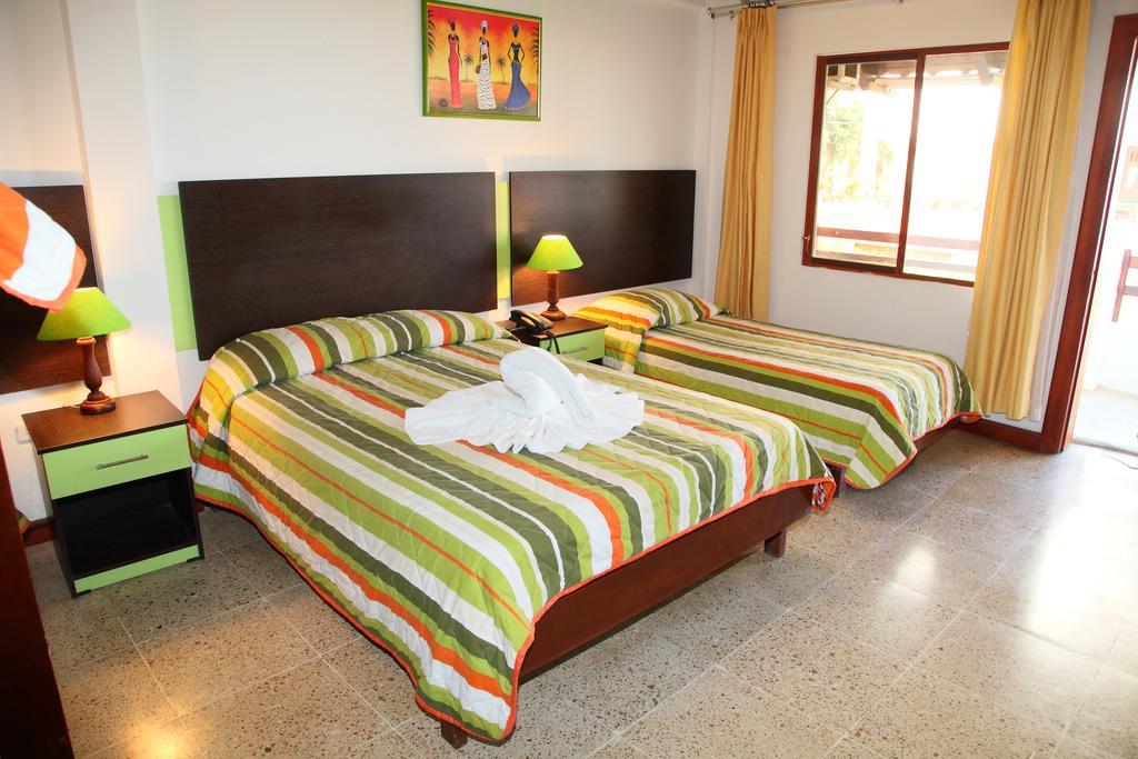 Hotel Puerto Ballesta Tonsupa Chambre photo