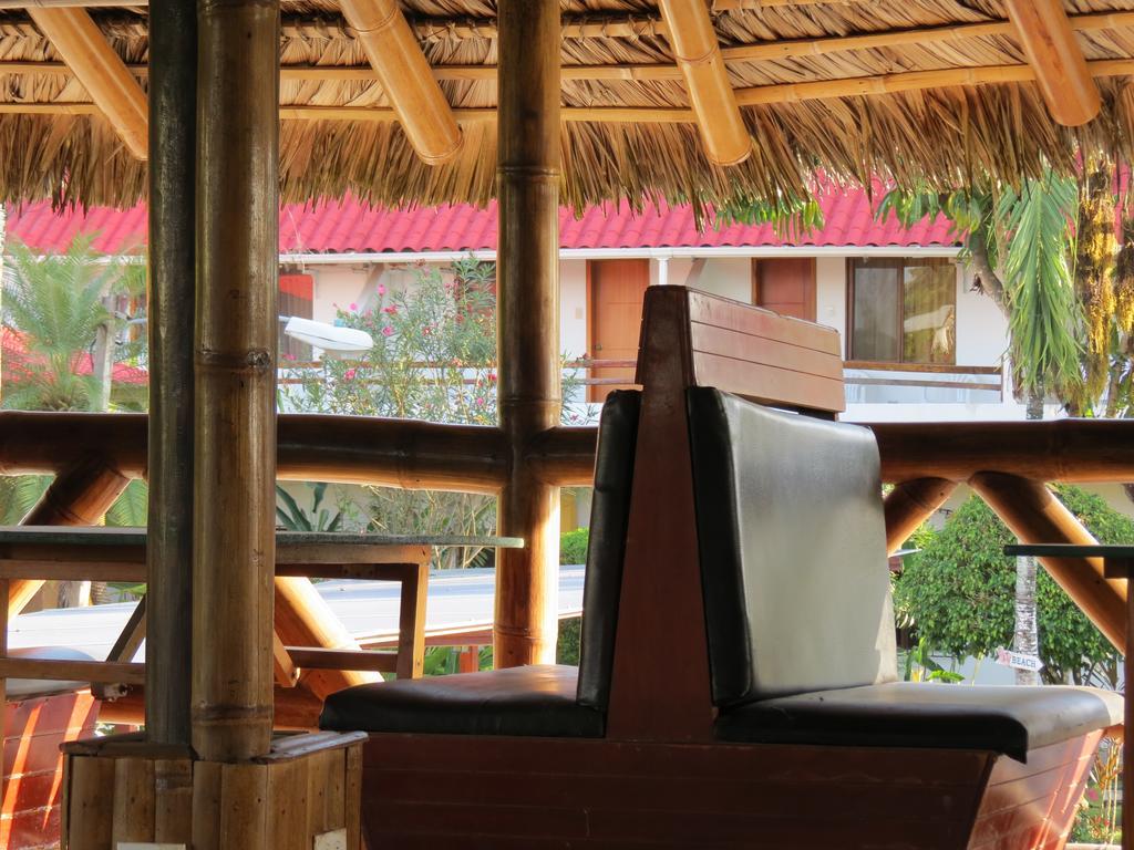 Hotel Puerto Ballesta Tonsupa Extérieur photo