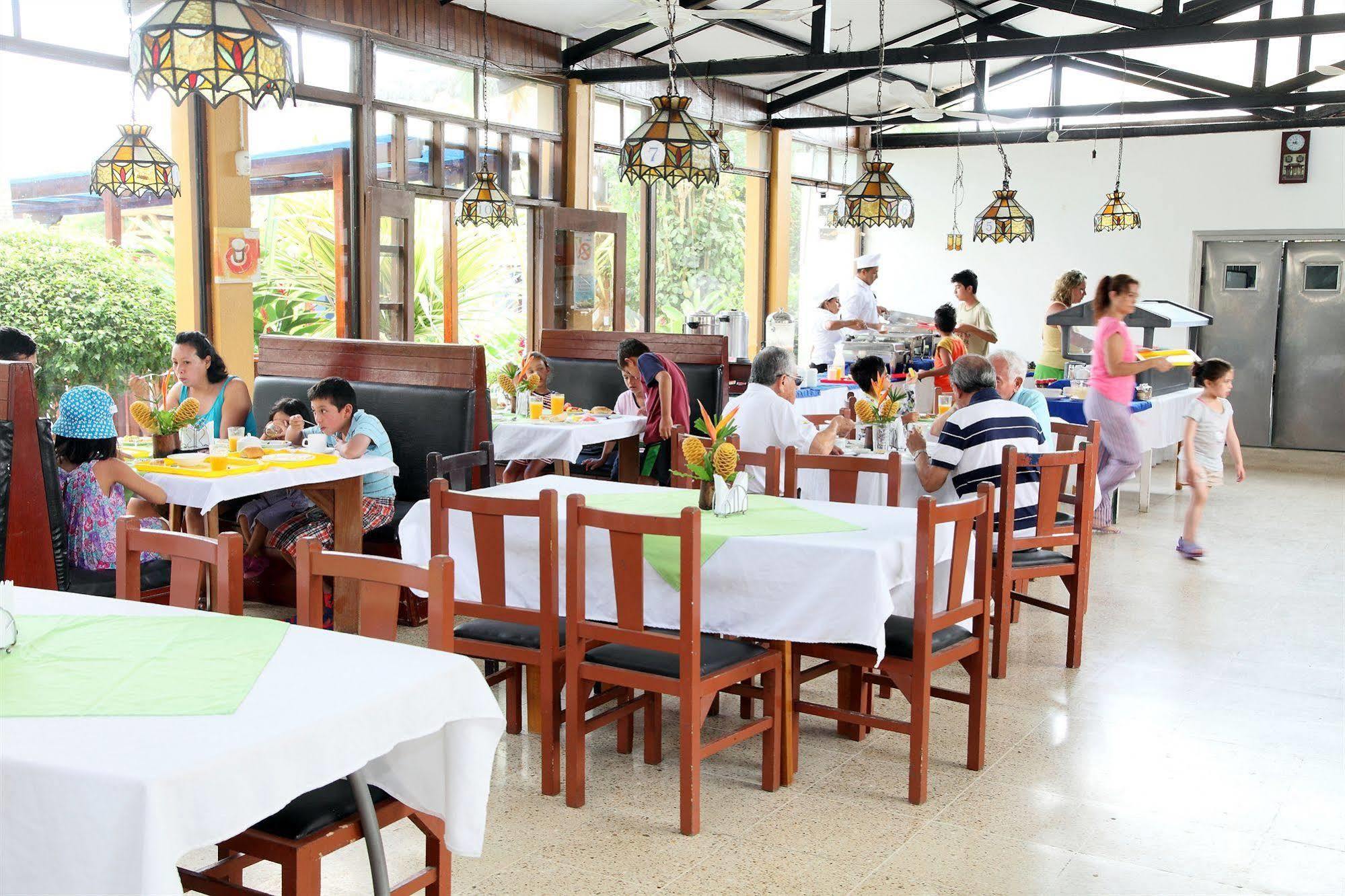 Hotel Puerto Ballesta Tonsupa Extérieur photo