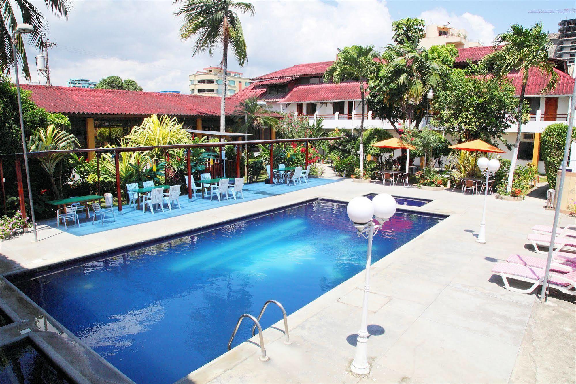 Hotel Puerto Ballesta Tonsupa Extérieur photo